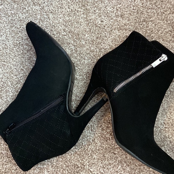 Me Too women’s size 7 black boots with 3.5” heel, great condition! - Picture 7 of 7